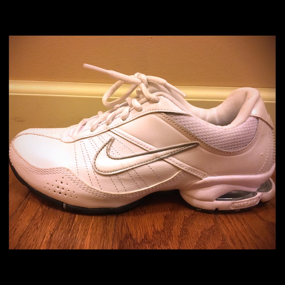 Nike women’s Air Exceed